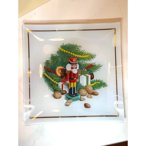 L.E. Smith Glass Nutcracker Reverse Painted Christmas Plate 9" Santa Cookies - Picture 3 of 4